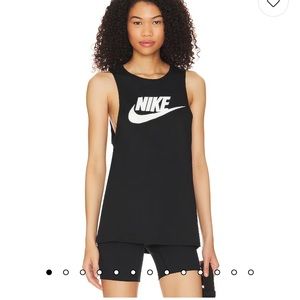 Nike women’s muscle tank sportswear